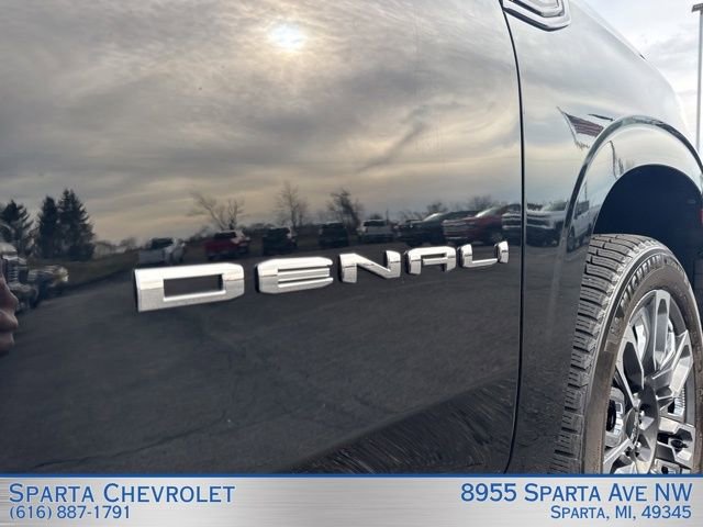Used 2023 GMC Yukon XL Denali Ultimate image 8
