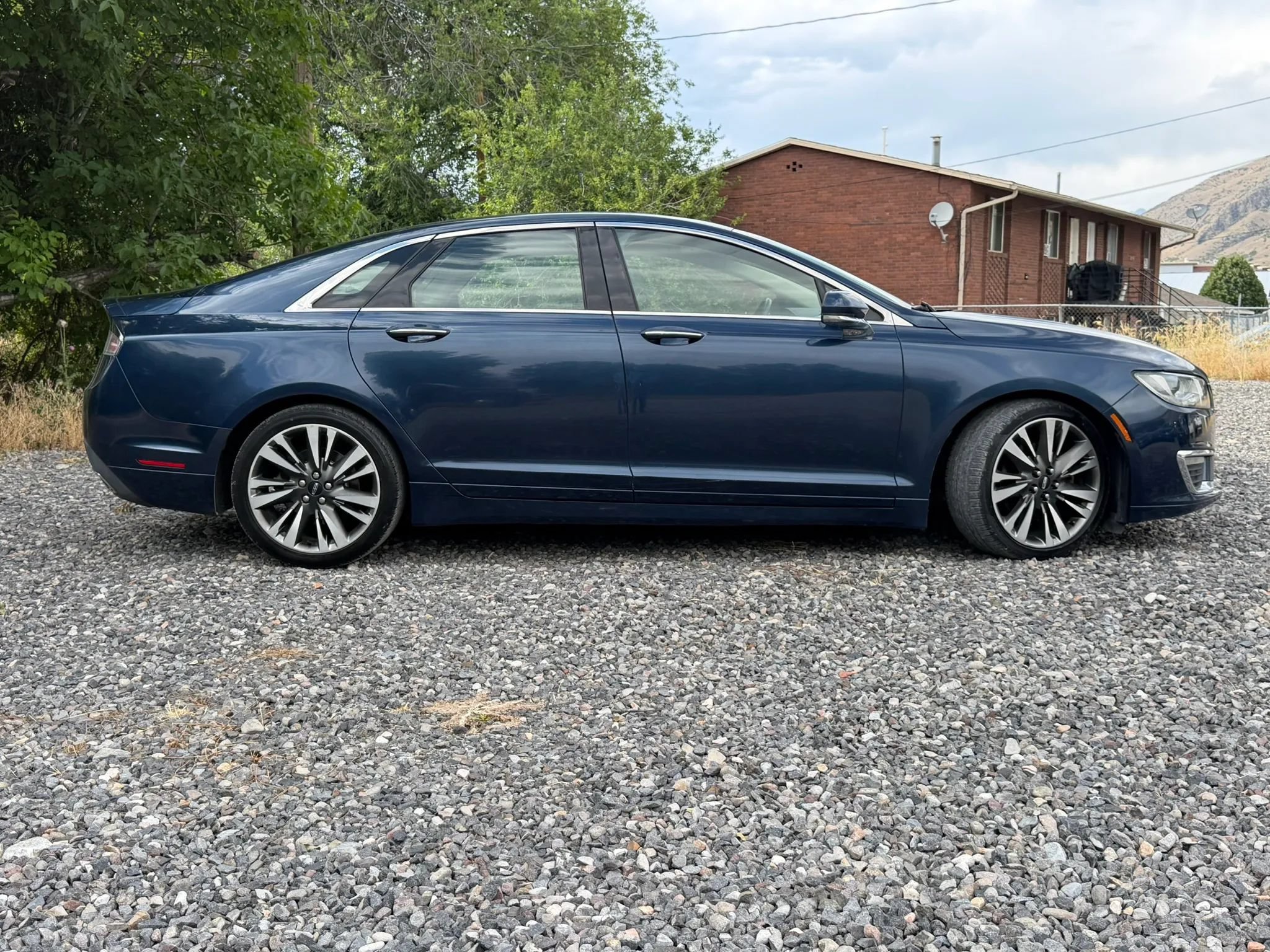 Used 2017 Lincoln MKZ Select w/ Select Plus Package AWD/4WD image 16