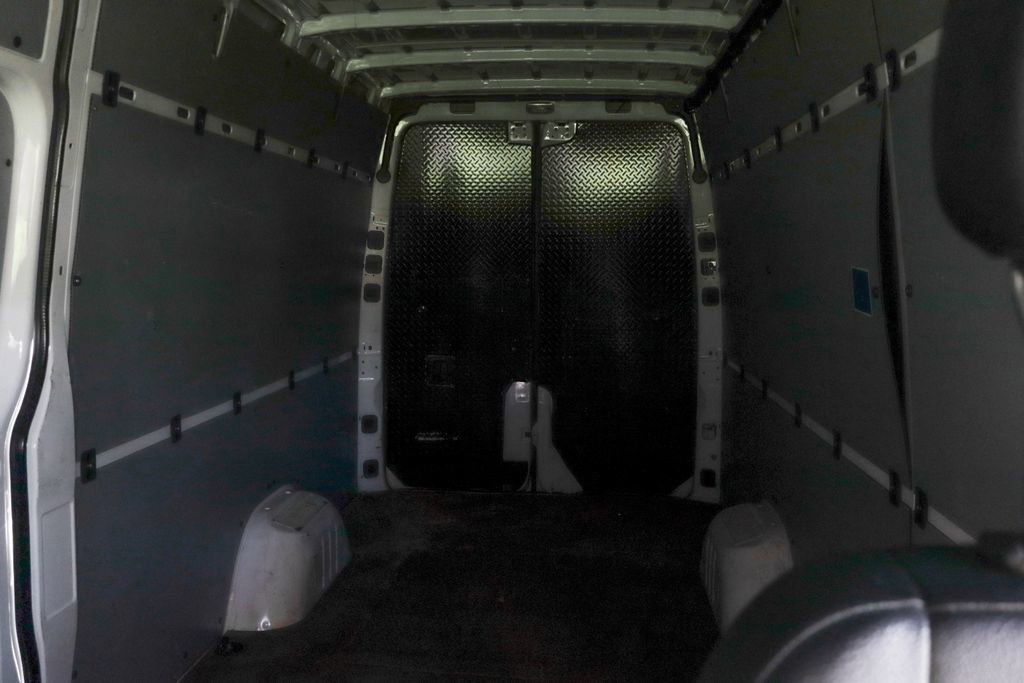 Used 2024 Mercedes-Benz Sprinter 2500 w/ Acoustic Package image 24