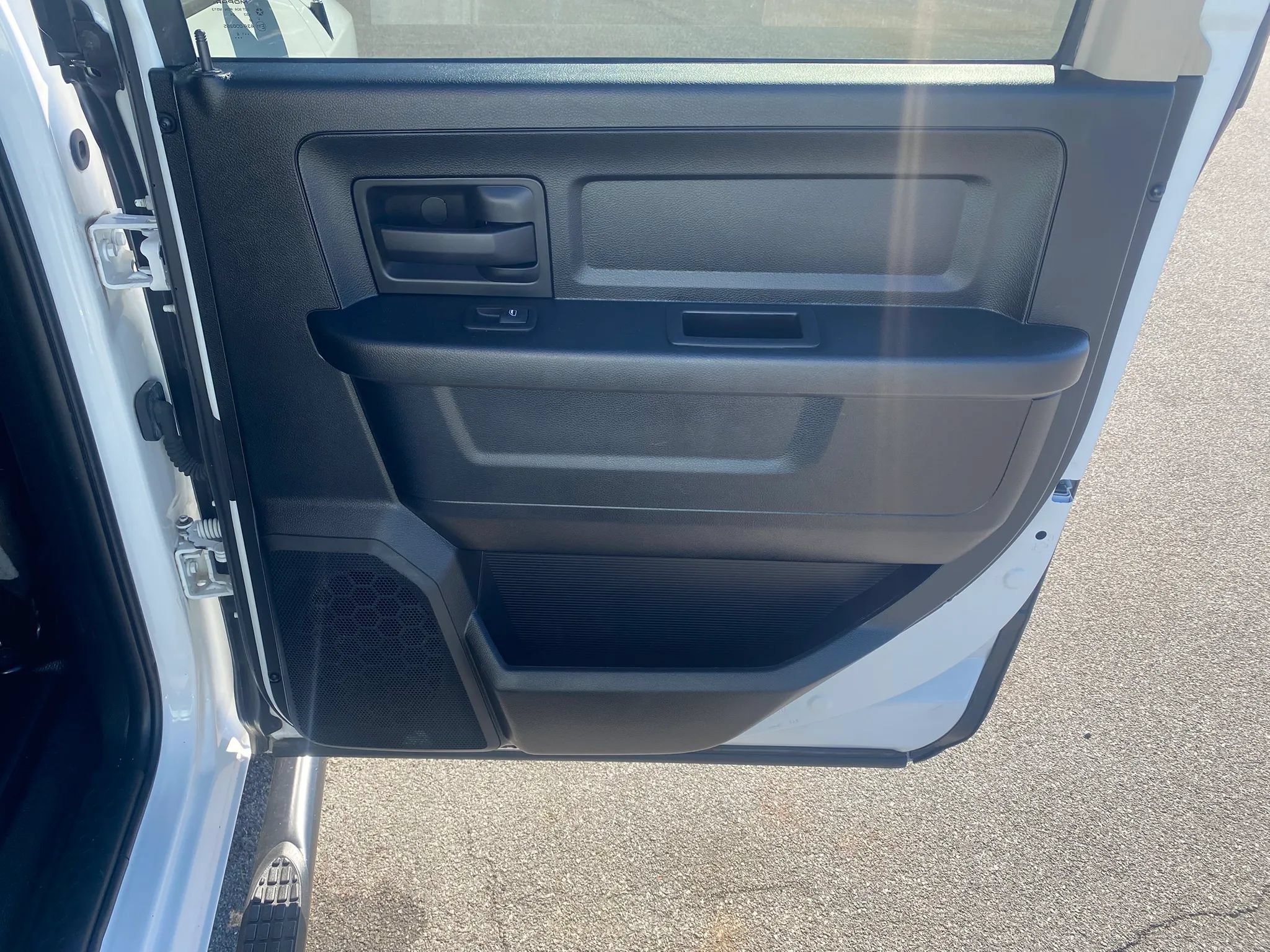 Used 2016 RAM 1500 ST AWD/4WD image 29