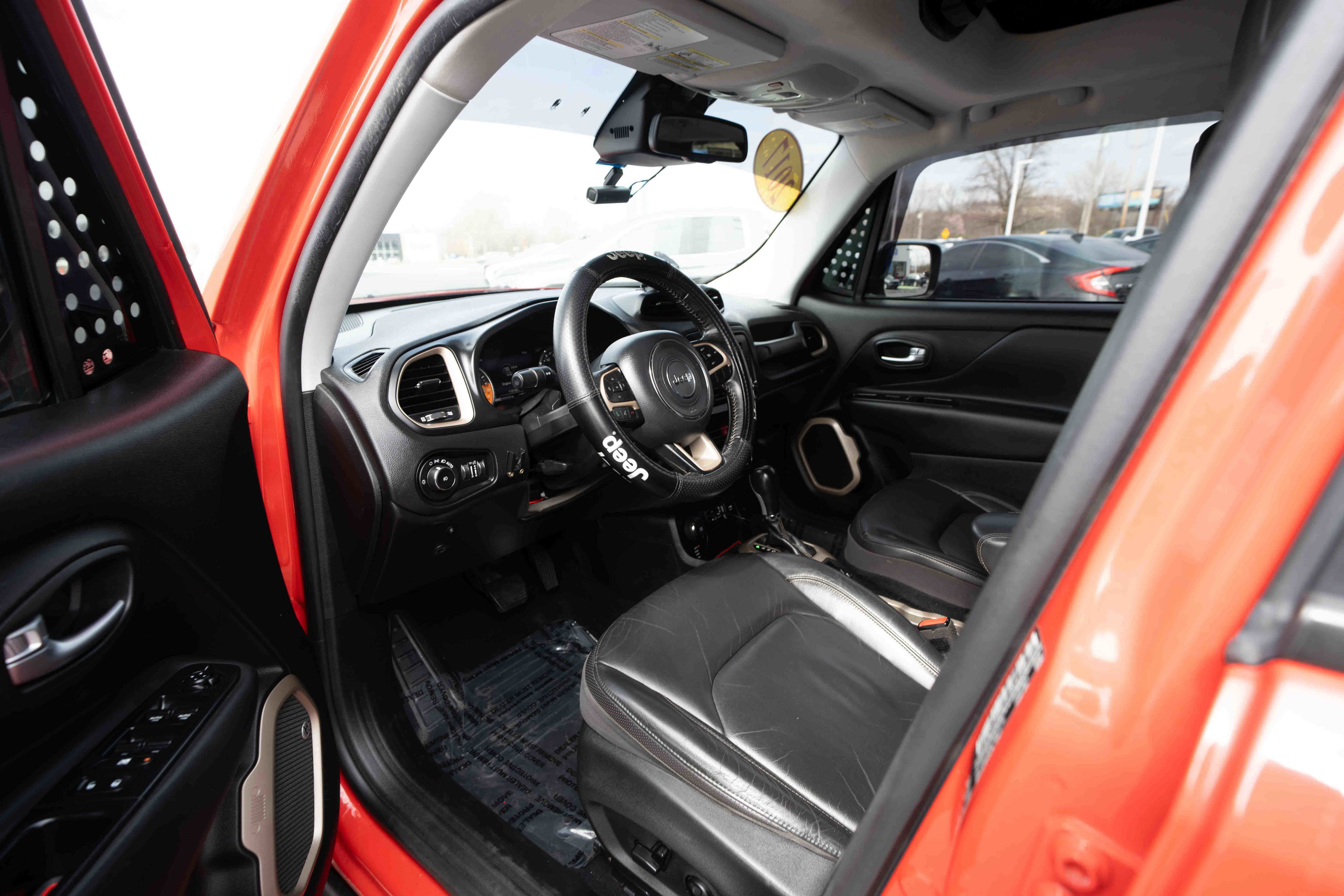 Used 2017 Jeep Renegade Limited image 8