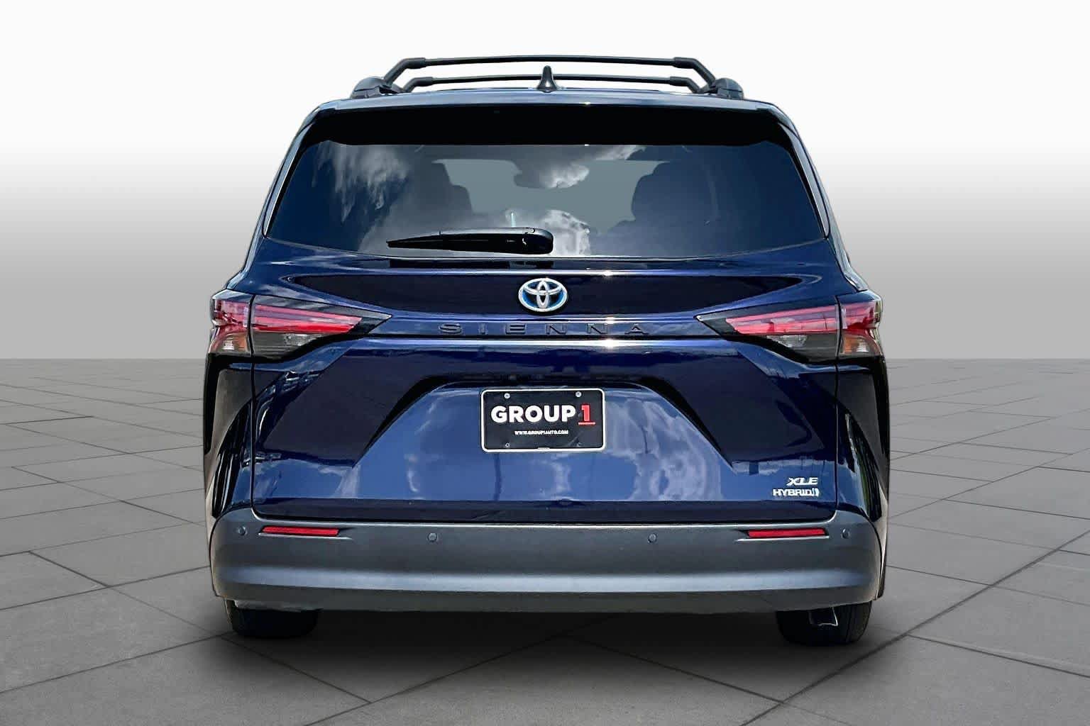 Used 2021 Toyota Sienna XLE FWD image 5