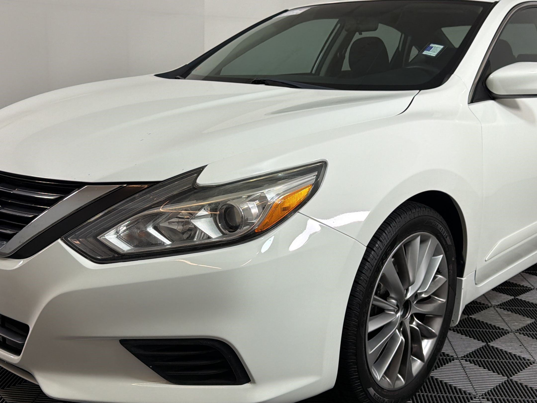 Used 2018 Nissan Altima 2.5 S FWD image 9
