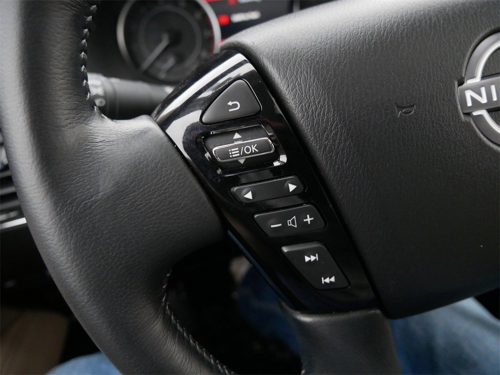 Used 2024 Nissan Armada SL w/ Captain's Chairs Package image 29