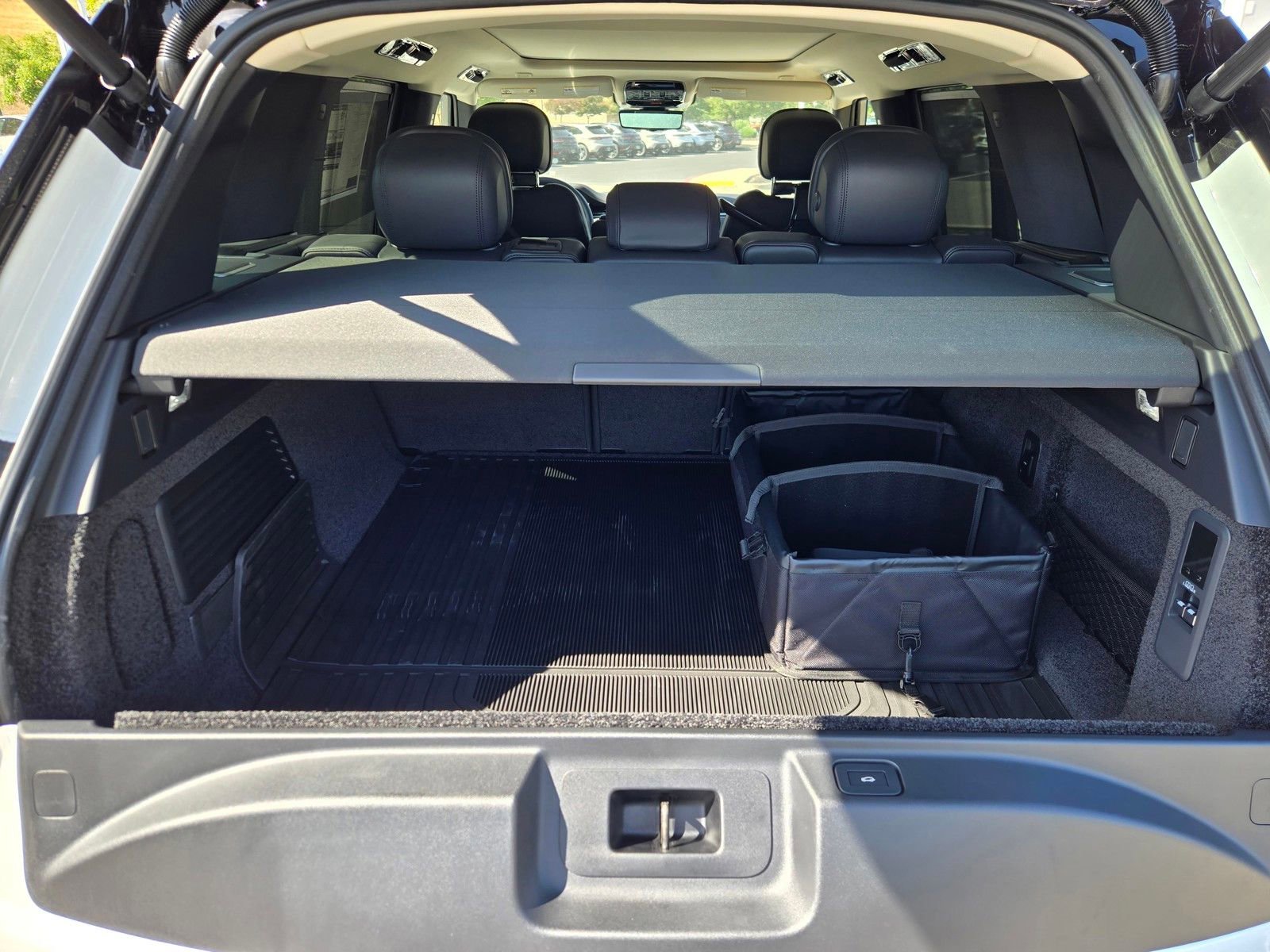New 2026 Land Rover Range Rover SE AWD/4WD image 15