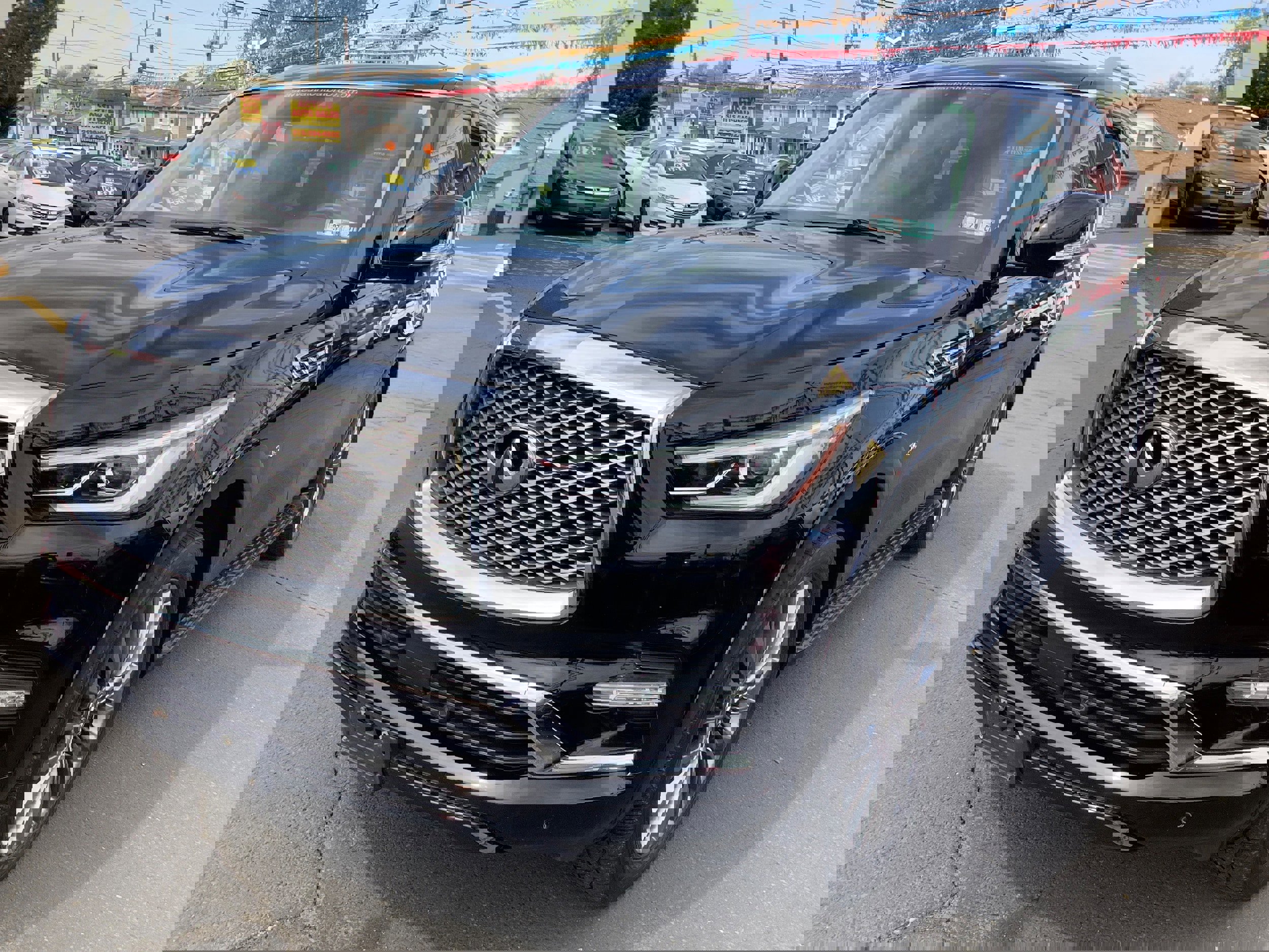 Used 2019 INFINITI QX80 Luxe w/ 22" Wheel Package image 3