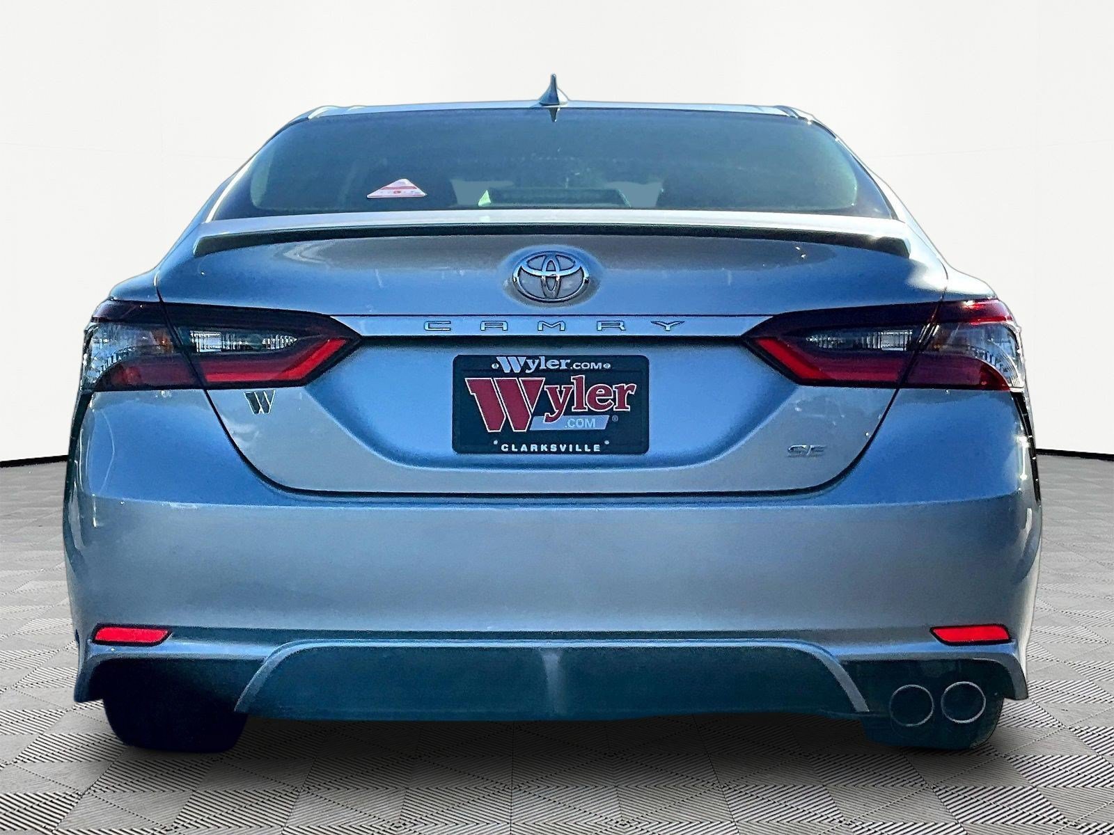 Used 2023 Toyota Camry SE FWD image 5