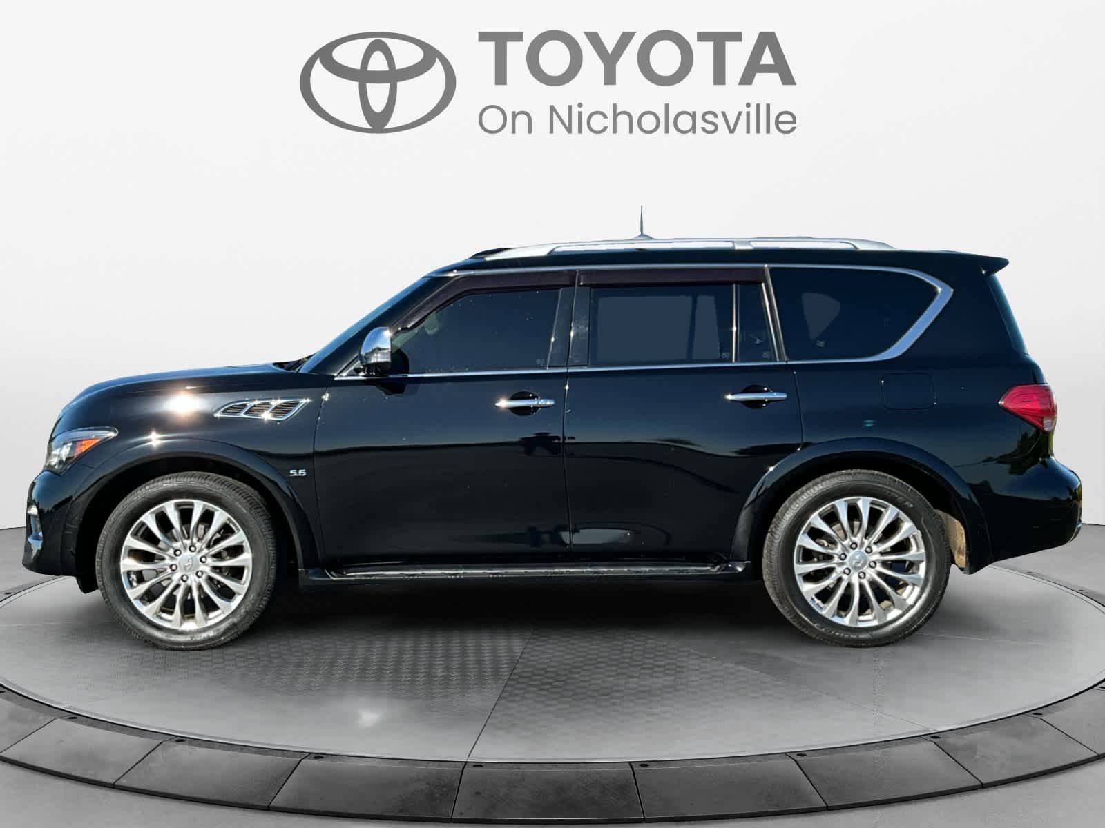 Used 2015 INFINITI QX80 4WD w/ Deluxe Technology Package image 3