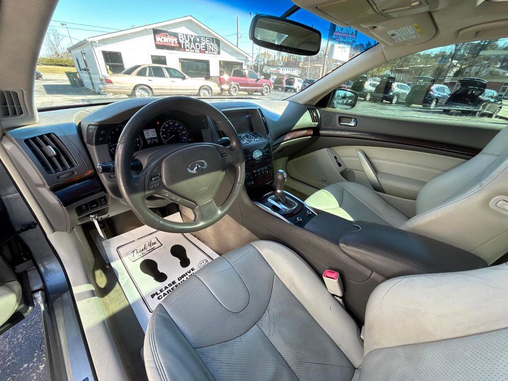 Used 2012 INFINITI G37 Journey w/ Premium Pkg image 16