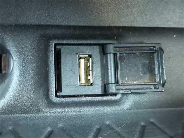 Used 2021 Toyota RAV4 XLE Premium image 22