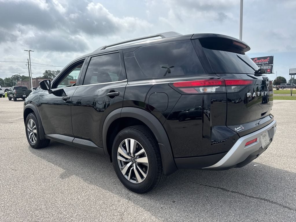 Used 2025 Nissan Pathfinder SL w/ Cargo Package FWD image 4