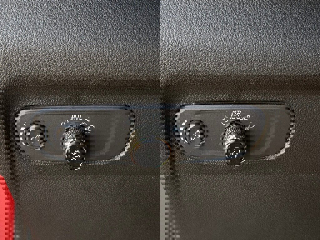 Used 2023 Buick Envision Essence image 20