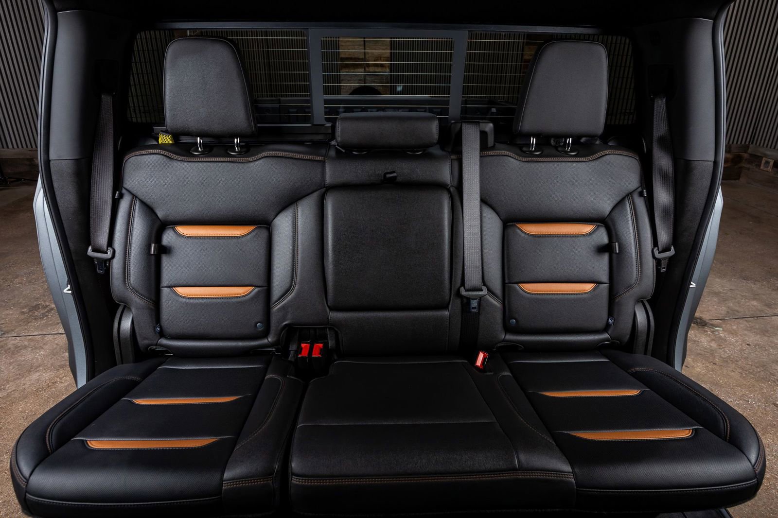 Used 2025 GMC Sierra 1500 AT4 w/ AT4 Premium Package image 34