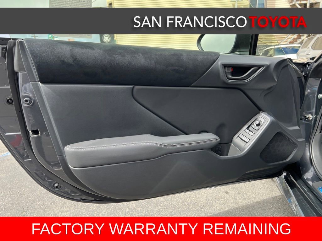 Used 2025 Toyota GR86 Premium w/ Performance Package image 28