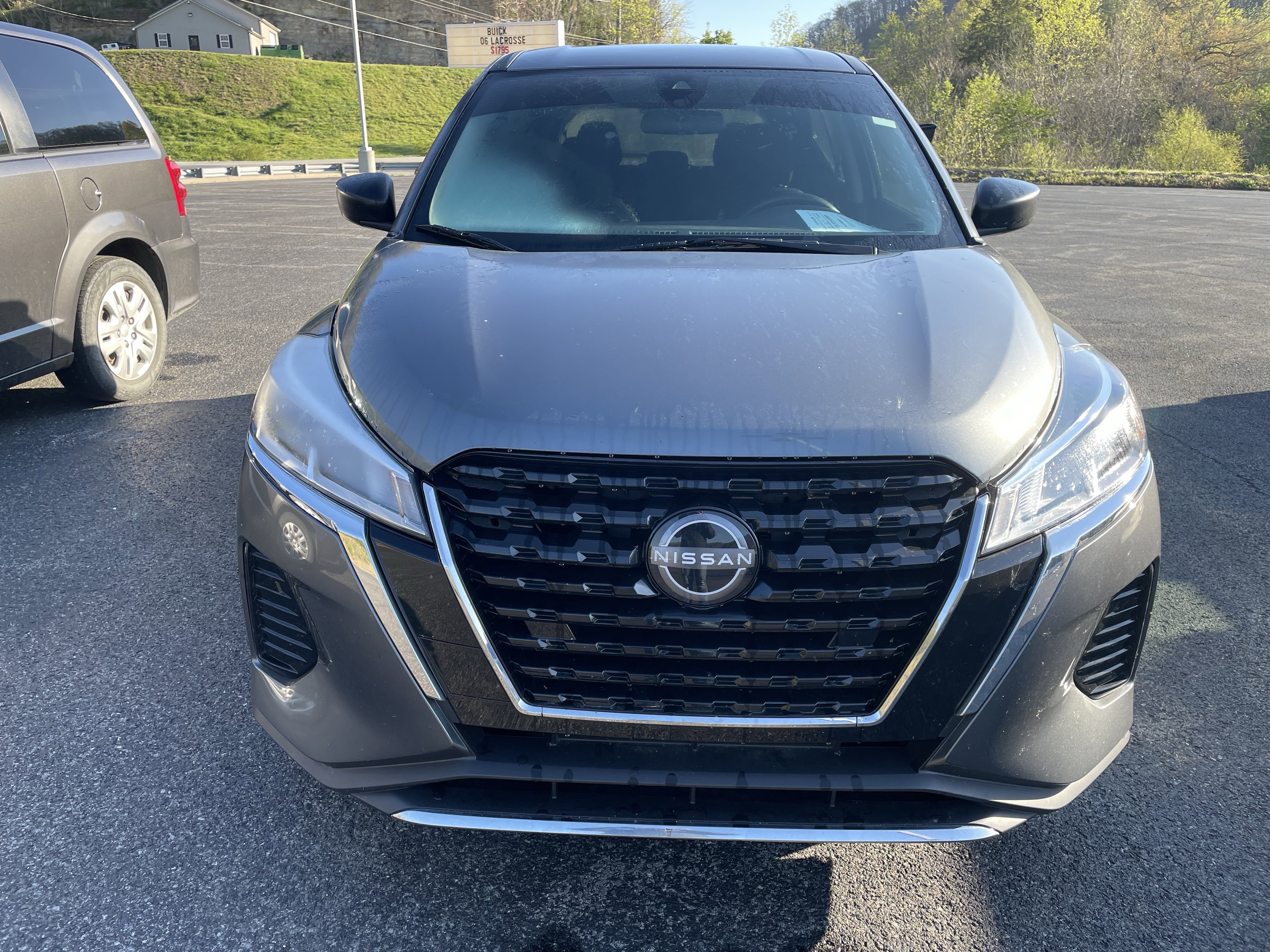 Used 2022 Nissan Kicks S image 6