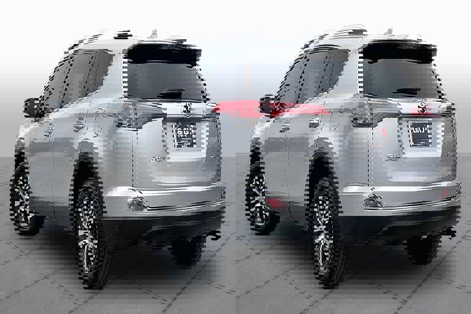 Used 2016 Toyota RAV4 LE FWD image 12