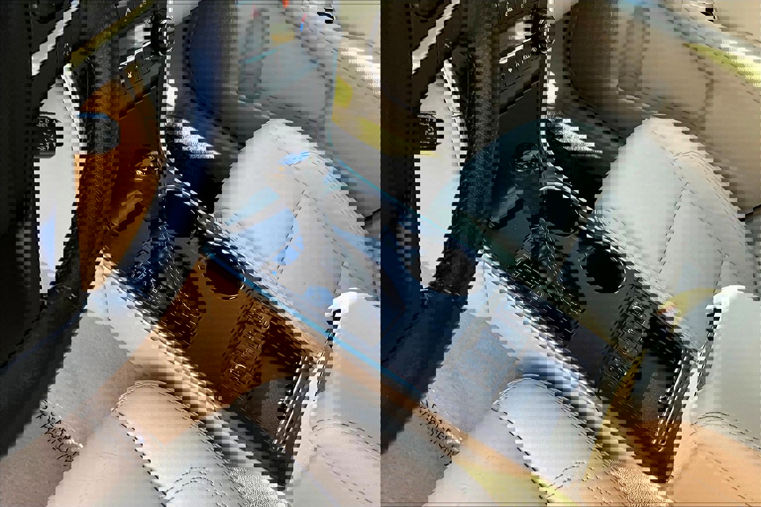 Used 2017 Toyota Camry XLE image 16