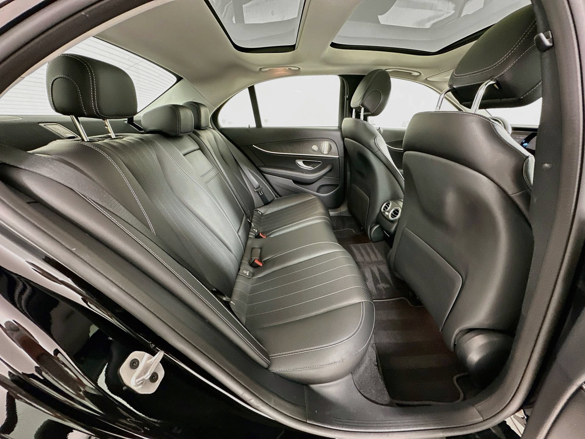 Certified 2023 Mercedes-Benz E 350 4MATIC Sedan image 30