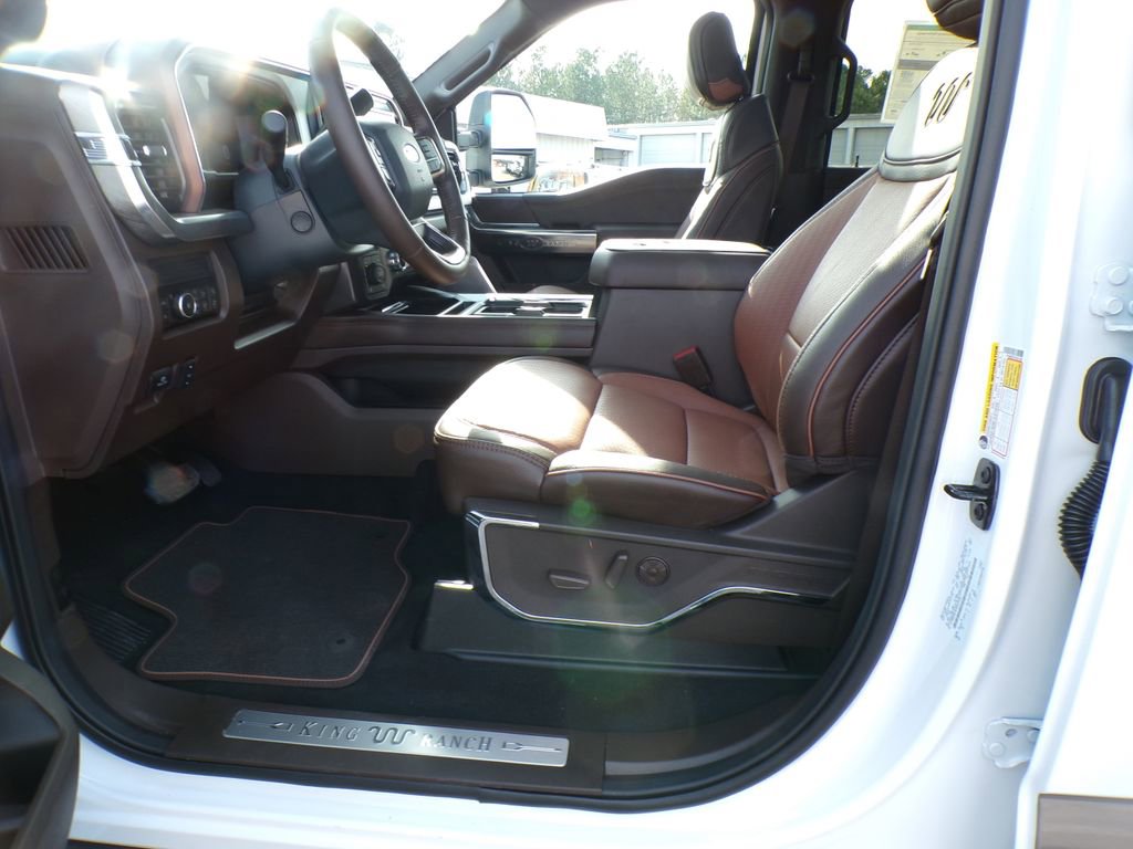 New 2026 Ford F250 King Ranch w/ FX4 Off-Road Package AWD/4WD image 13