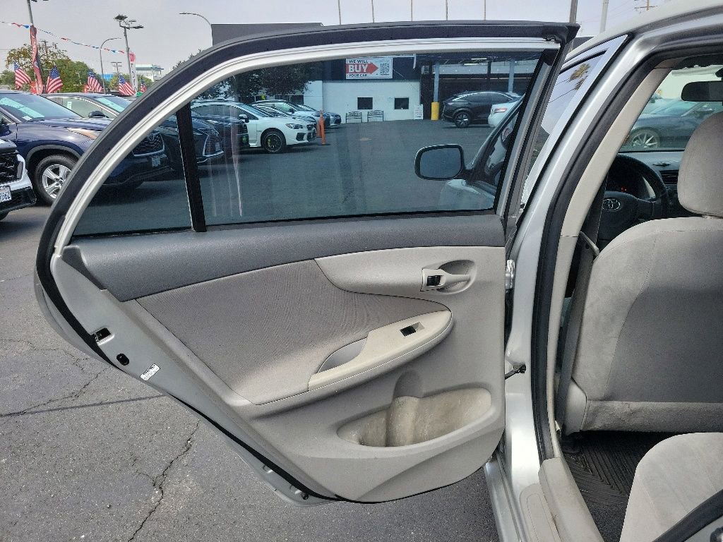 Used 2009 Toyota Corolla LE FWD image 12