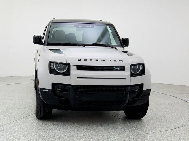 New 2026 Land Rover Defender 110 X-Dynamic SE image 2