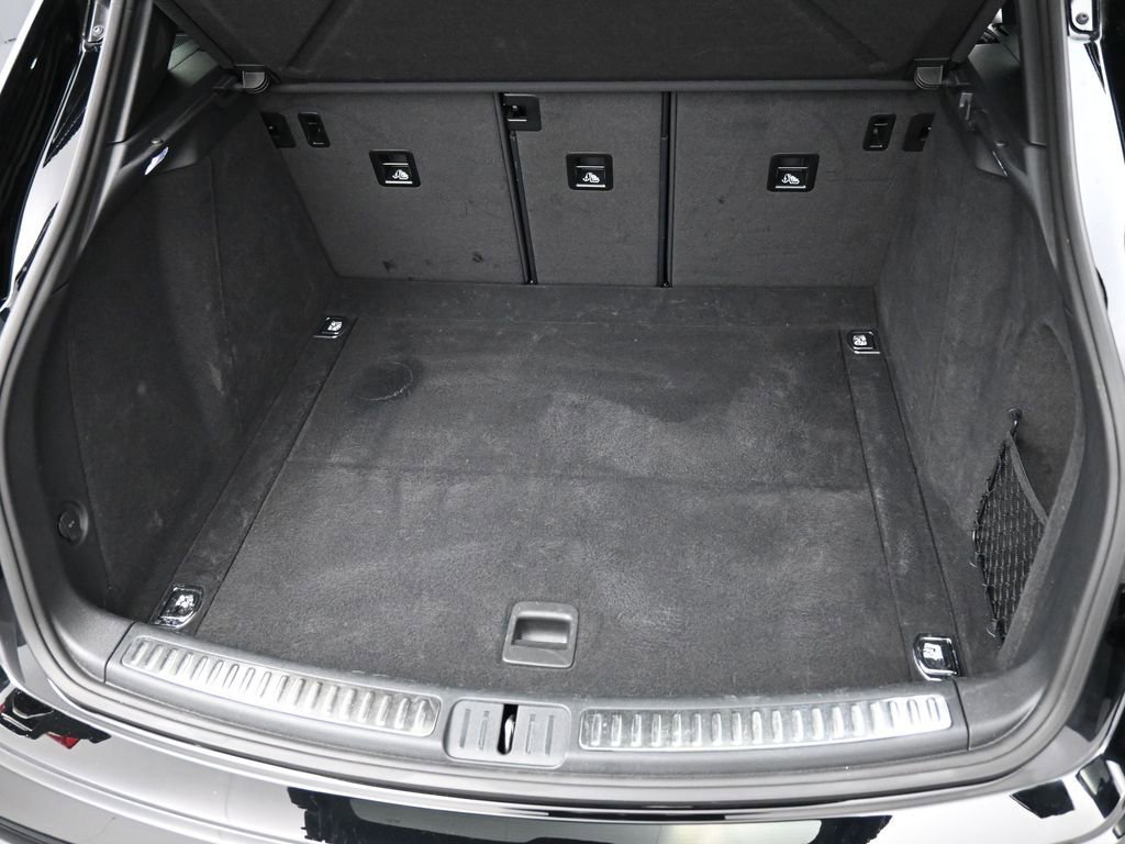 Certified 2023 Porsche Macan Turbo image 32
