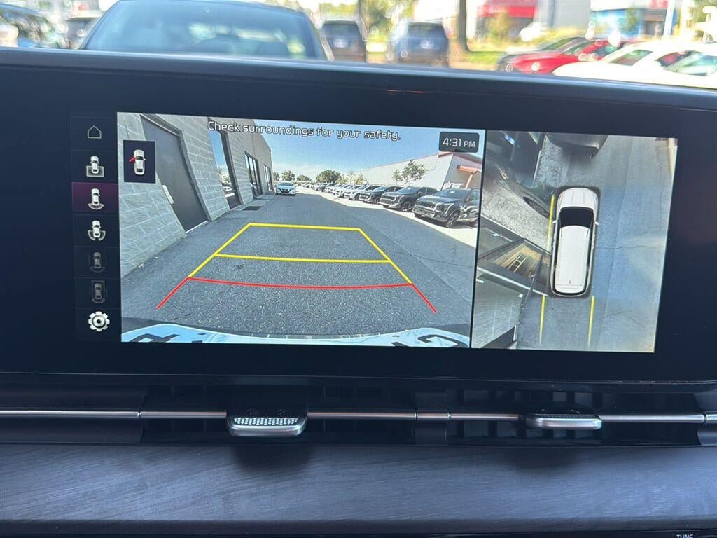 Used 2024 Kia Carnival SX FWD image 32