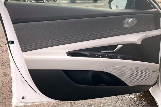 Certified 2024 Hyundai Elantra Limited image 24