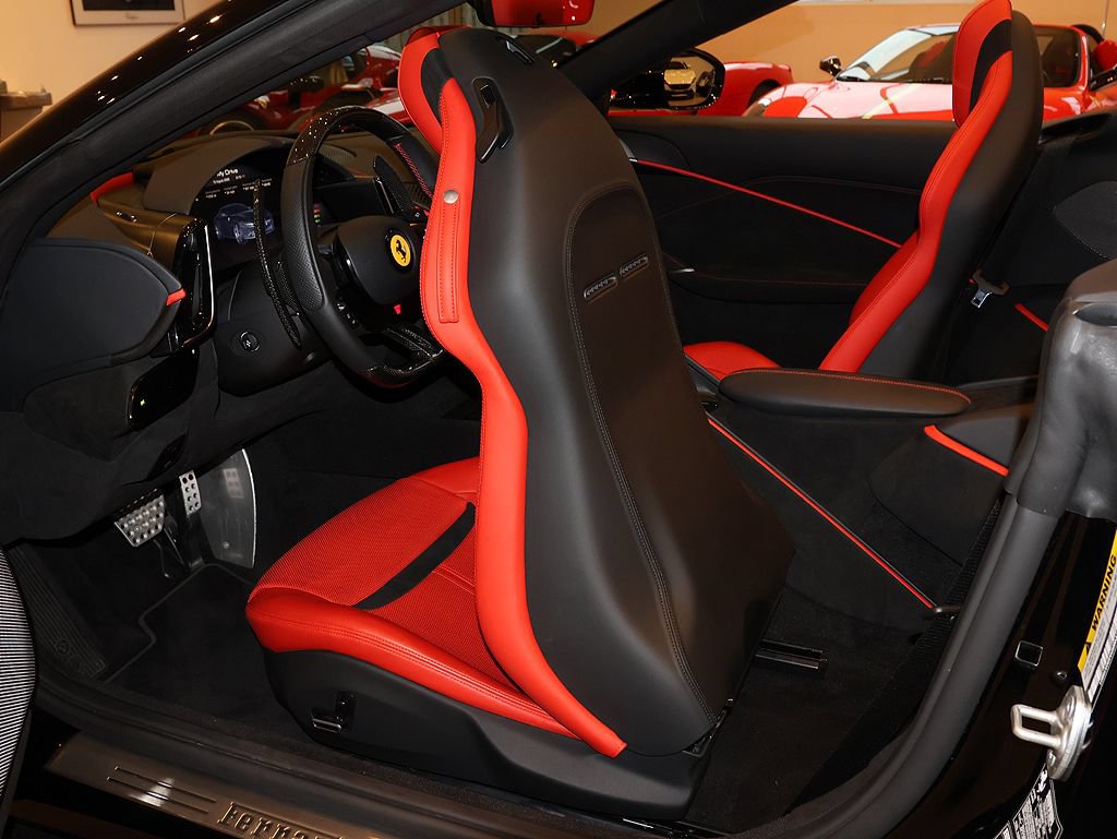 Certified 2025 Ferrari Roma Spider RWD image 30