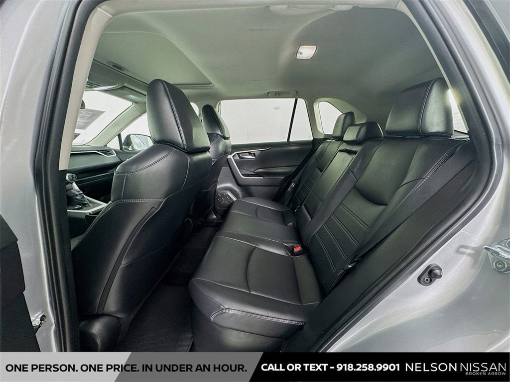 Used 2022 Toyota RAV4 XLE Premium image 23