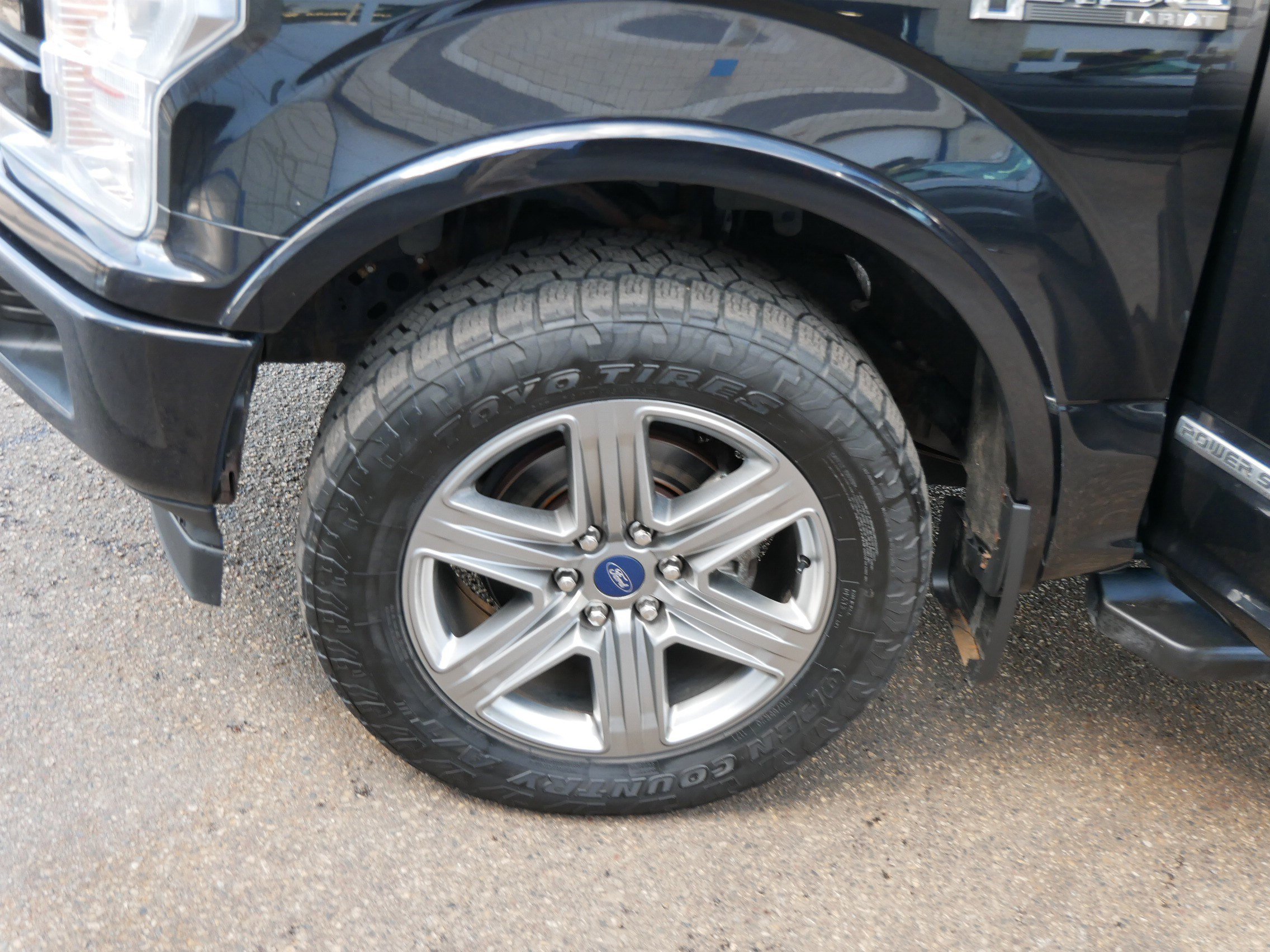 Used 2019 Ford F150 Lariat w/ Equipment Group 502A Luxury image 15