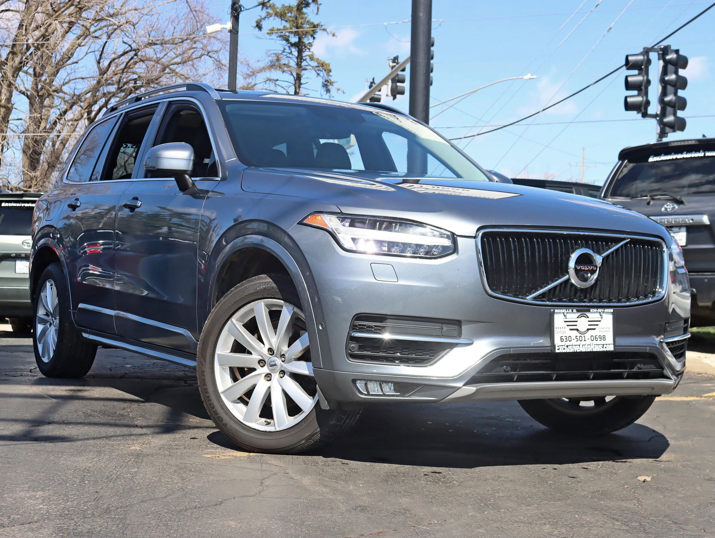 Used 2017 Volvo XC90 T6 Momentum w/ Vision Package image 10