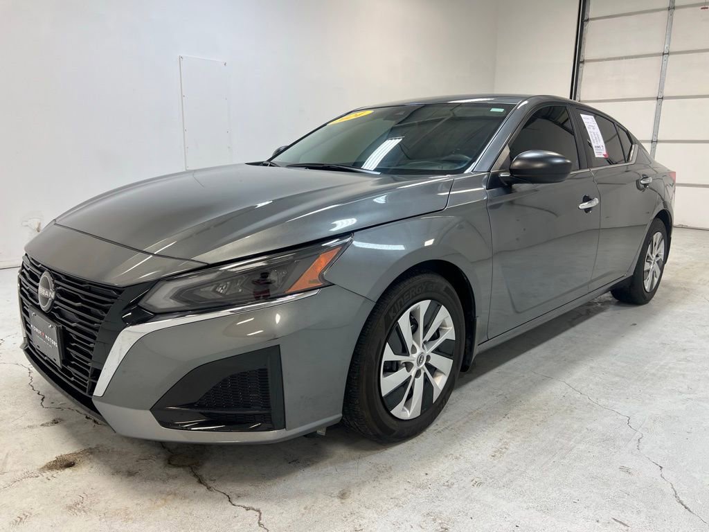 Used 2024 Nissan Altima 2.5 S image 12