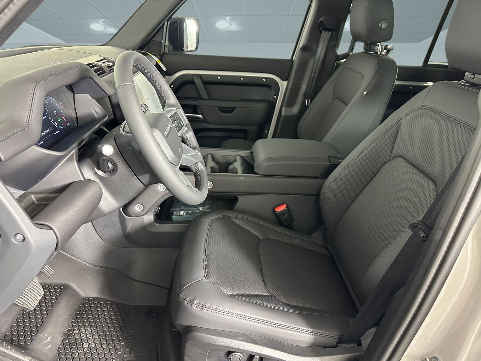 Used 2026 Land Rover Defender 110 S image 4