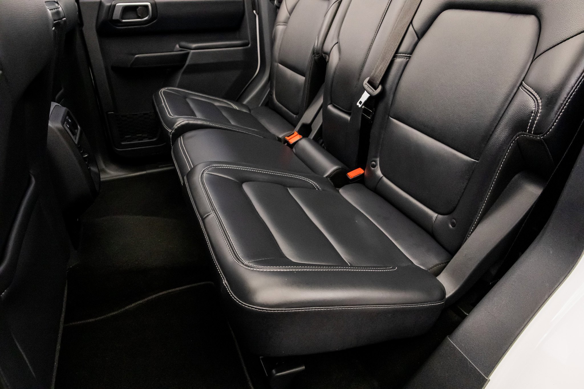 Used 2025 Ford Bronco Outer Banks w/ Sasquatch Package image 38