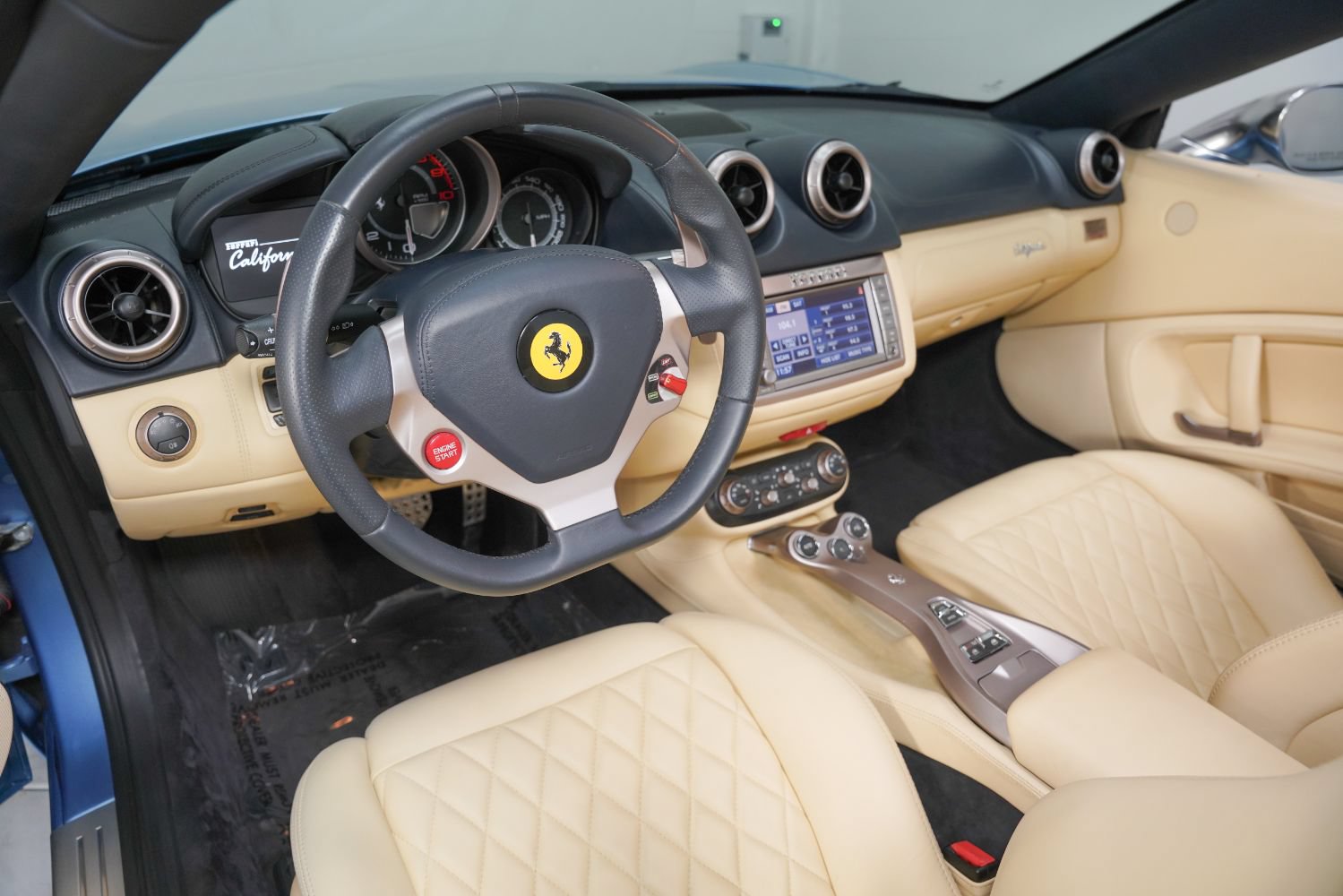 Used 2012 Ferrari California RWD image 12
