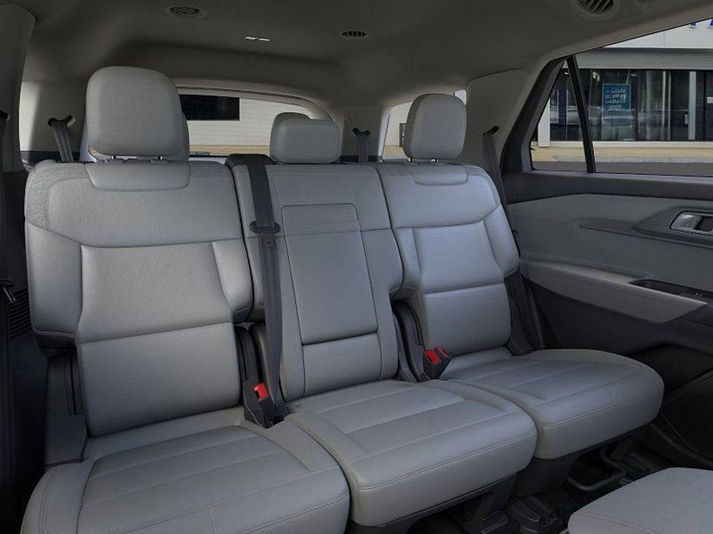 Used 2026 Ford Explorer Active w/ Active Comfort Package AWD/4WD image 11