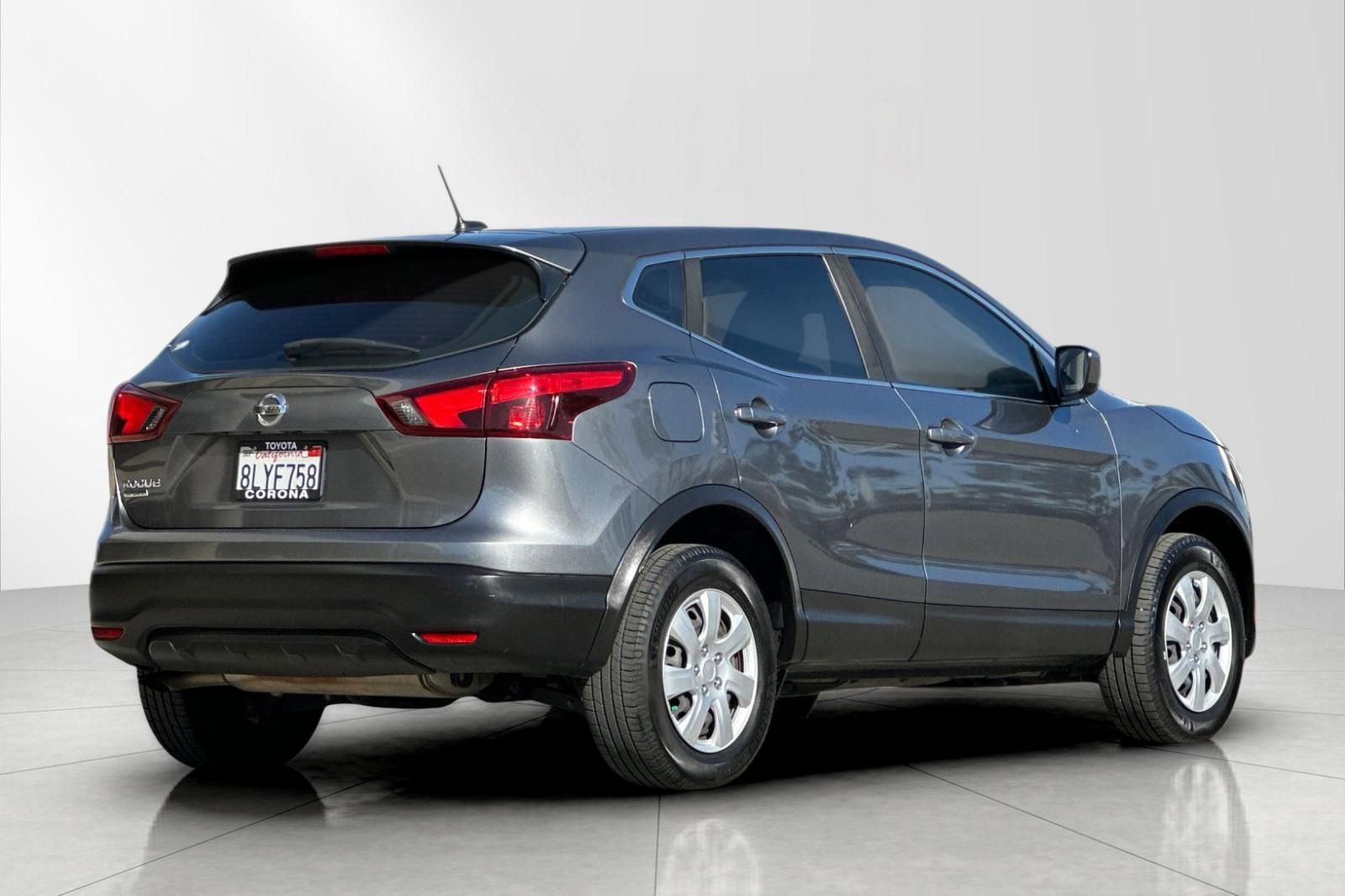 Used 2019 Nissan Rogue Sport S image 3