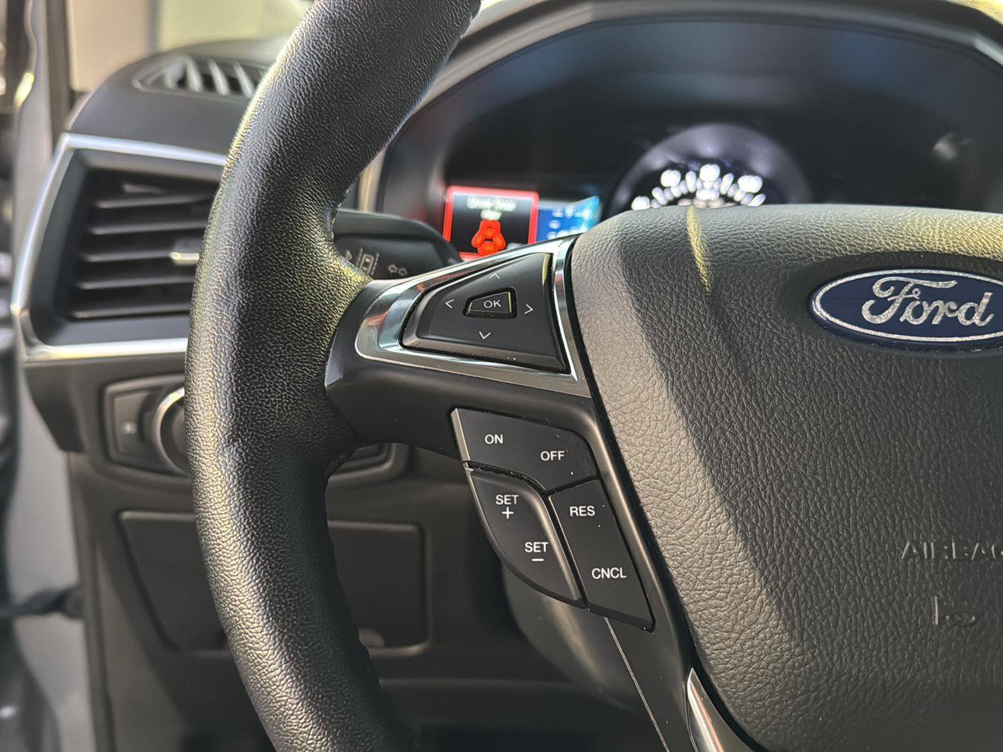 Used 2022 Ford Edge Titanium image 18