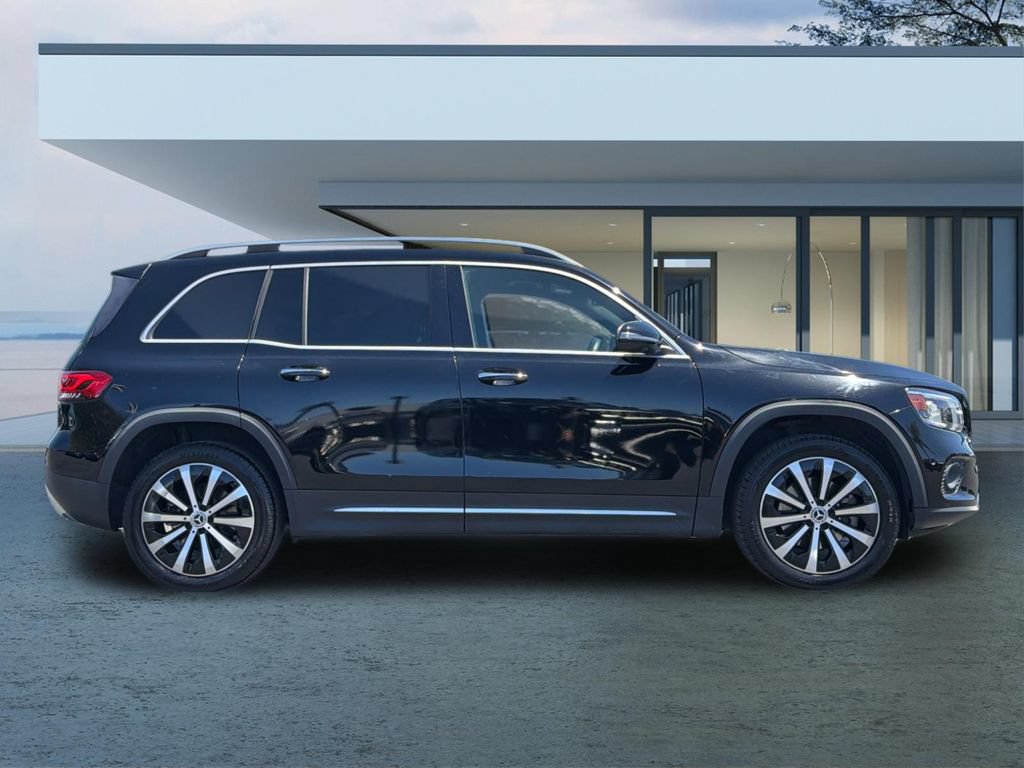 Used 2022 Mercedes-Benz GLB 250 image 3