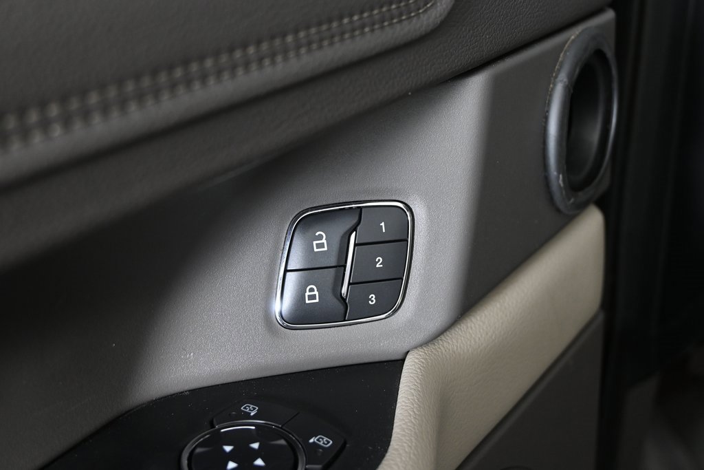 Used 2021 Ford Expedition Limited image 21