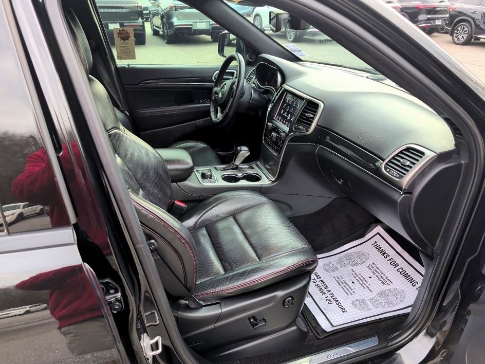 Used 2018 Jeep Grand Cherokee Trailhawk w/ Trailhawk Luxury Group image 12