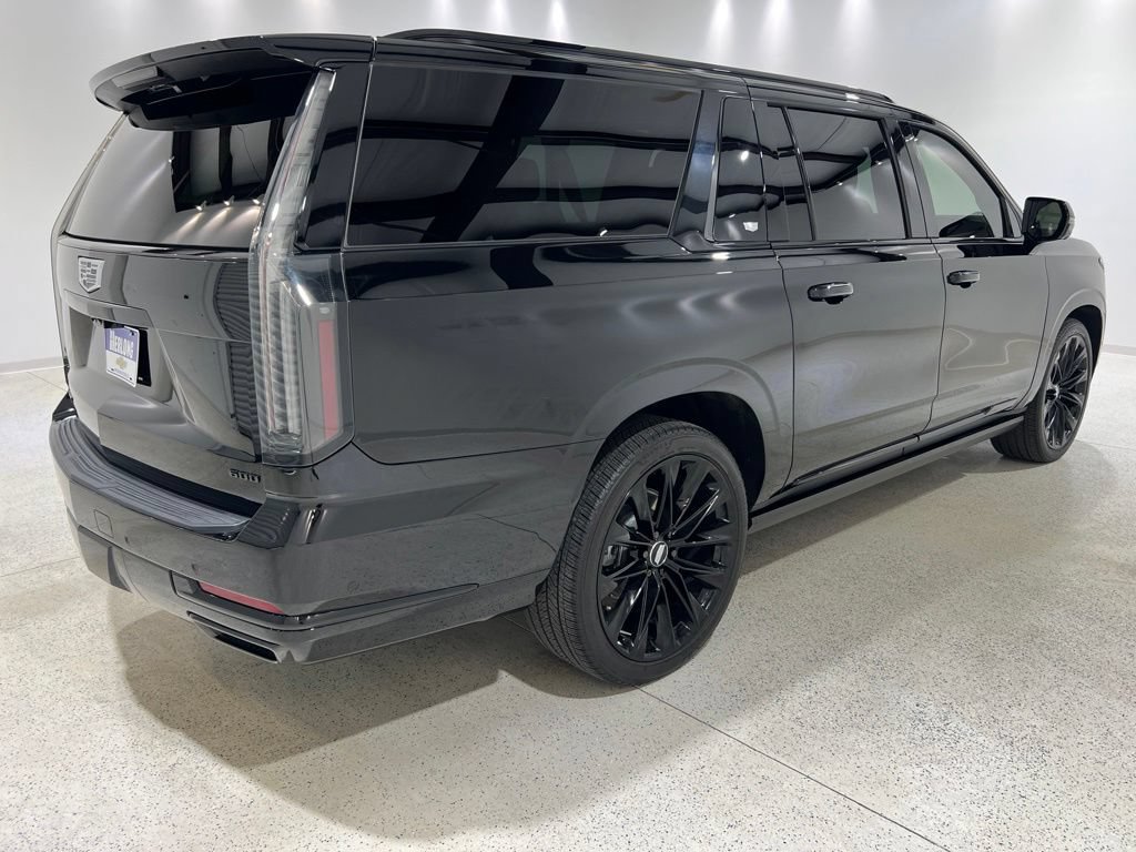 Used 2026 Cadillac Escalade ESV Platinum Sport w/ LPO, ONYX Package AWD/4WD image 5