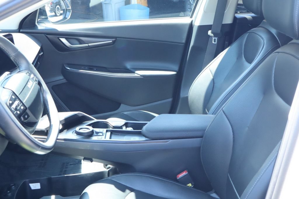 Used 2025 Kia EV6 Wind RWD image 19