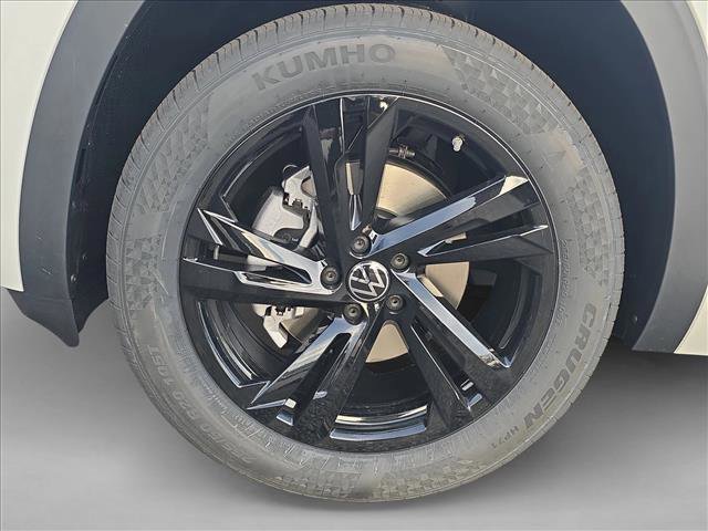 New 2026 Volkswagen Atlas Cross Sport SEL R-Line image 10