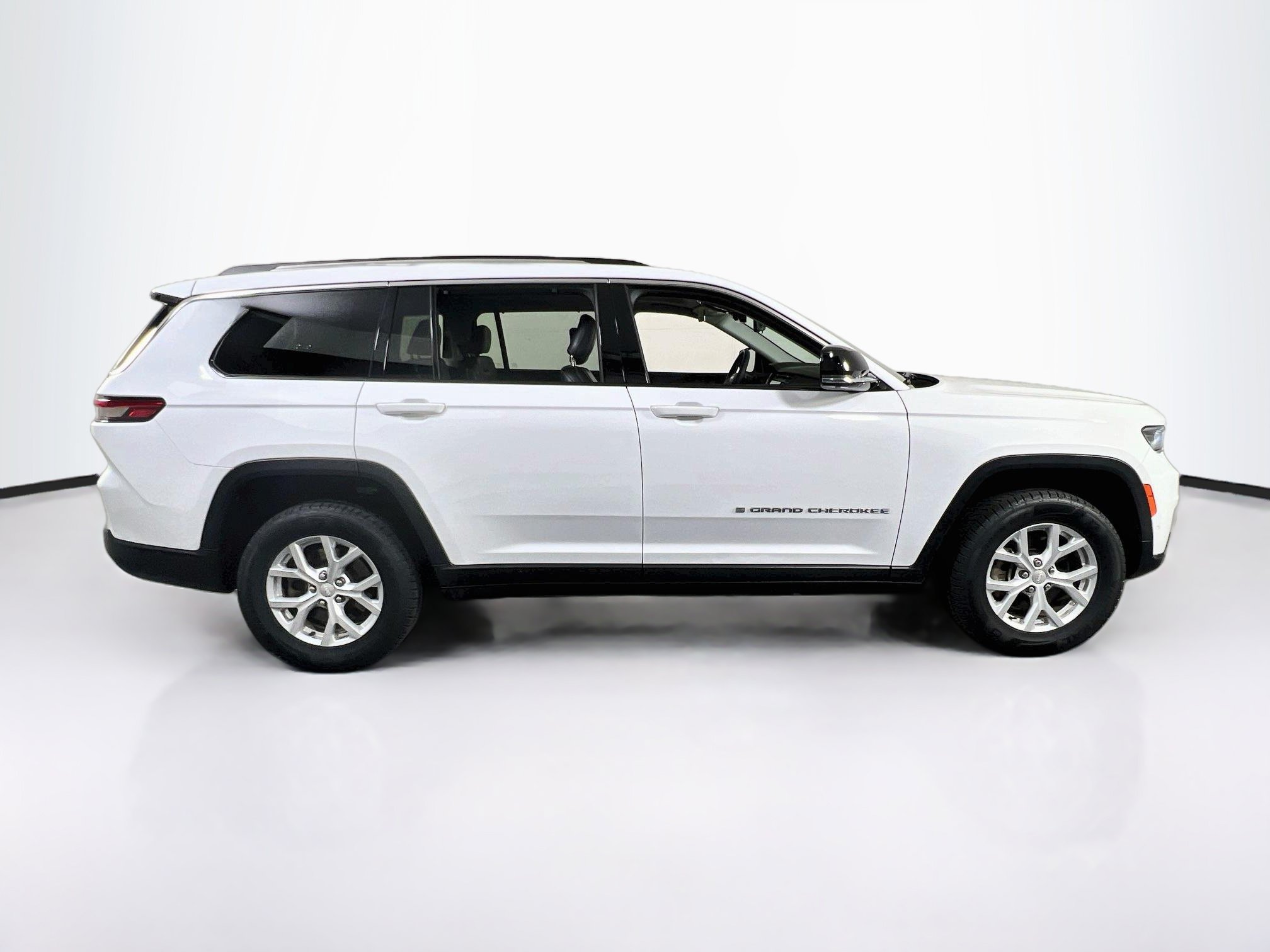 Used 2023 Jeep Grand Cherokee L Limited w/ Luxury Tech Group II AWD/4WD image 4
