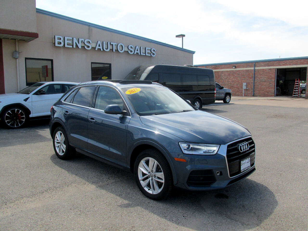 Used 2017 Audi Q3 2.0T Premium Plus w/ Premium Plus Package image 4