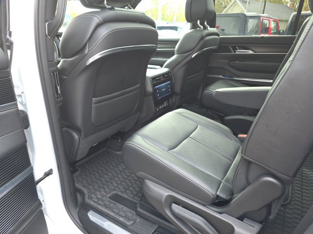 Used 2026 Jeep Grand Wagoneer Summit w/ Premium Group III AWD/4WD image 21