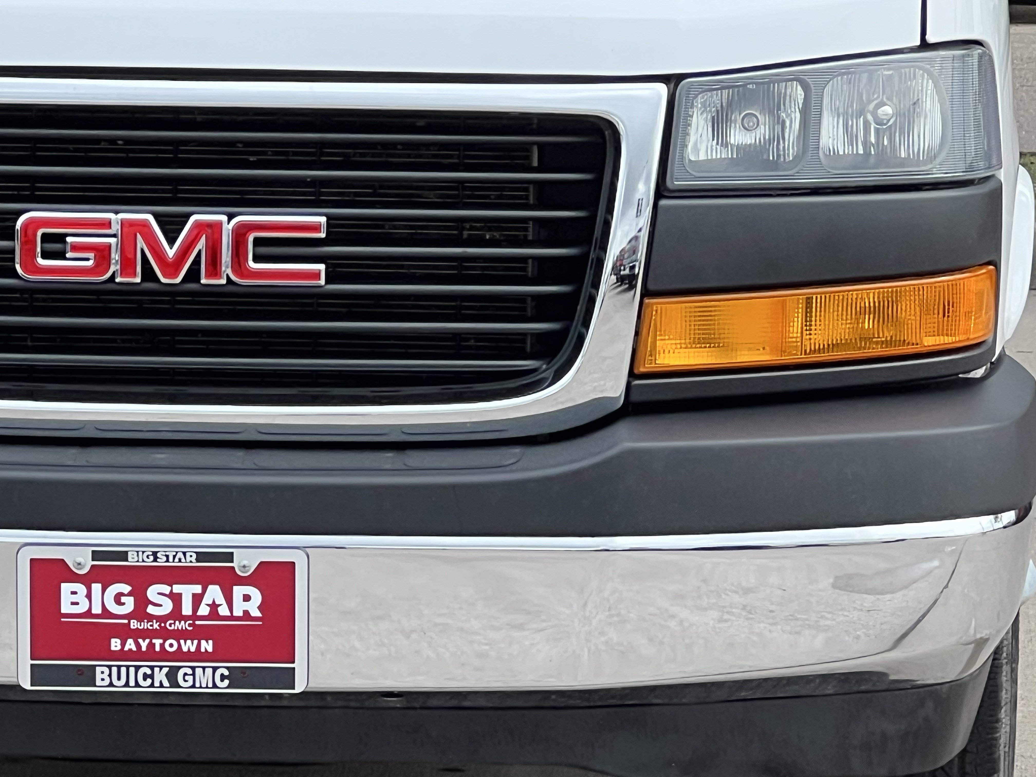 Used 2024 GMC Savana 2500 w/ Driver Convenience Package image 7