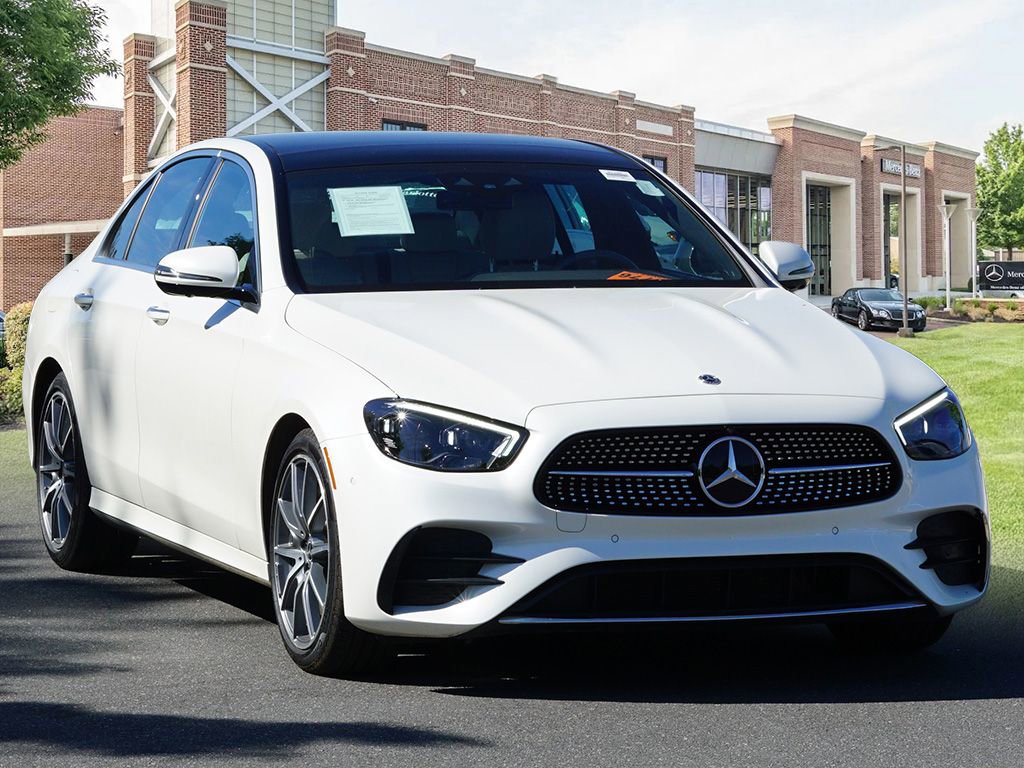 Used 2022 Mercedes-Benz E 350 Sedan image 3
